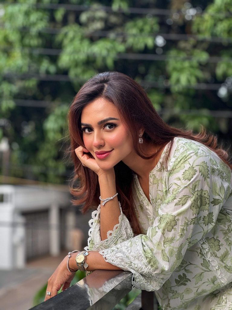 অভিনেত্রী নুসরাত ফারিয়া আটক