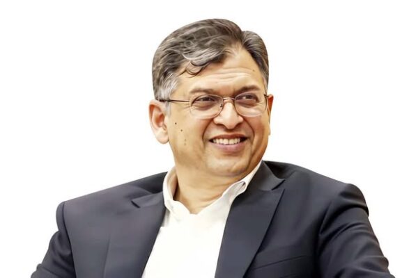 পুলিশে আরও ১০ হাজার কনস্টেবল নিয়োগের পরিকল্পনা সরকারের