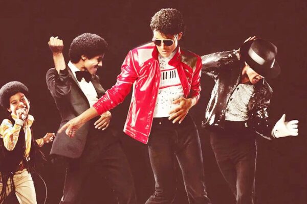 আগামী শুক্রবার (২৪ এপ্রিল) বিশ্বজুড়ে মুক্তি পাচ্ছে পপসম্রাট মাইকেল জ্যাকসনের জীবনী নিয়ে নির্মিত সিনেমা ‘মাইকেল’। এ উপলক্ষে জার্মানির বার্লিনে আয়োজন করা হয় এক জাঁকজমকপূর্ণ প্রদর্শনী, যেখানে প্রথমবারের মতো পর্দায় দেখানো হয় লায়ন্সগেট প্রযোজিত এই বহুল প্রতীক্ষিত বায়োপিকটি।