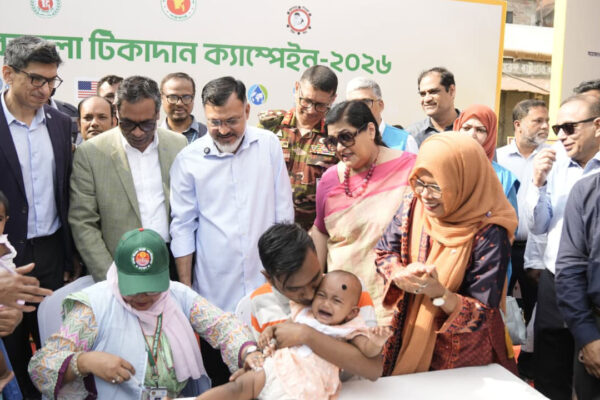 হামের প্রকোপ বেড়ে যাওয়ায় সোমবার থেকে দেশব্যাপী জরুরি টিকাদান শুরু