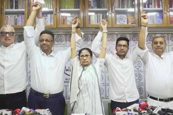 পদত্যাগ করছি না, আমরা হারিনি, জোর করে ভোট লুট হয়েছে: মমতা